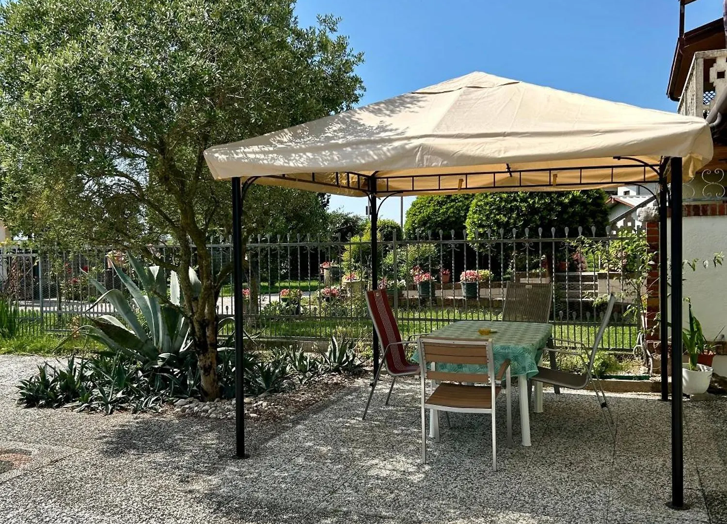 Palma Verde Castello di Brussa Homestay