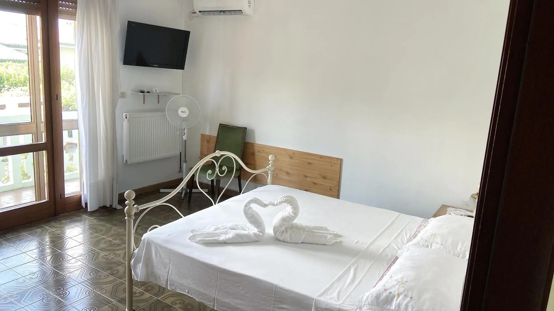 Homestay Palma Verde Castello di Brussa